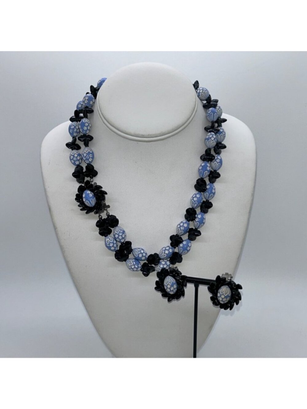 Vintage West Germany Blue & Black Easter Egg Bead Necklace Box Clasp Clip-On - Picture 2 of 16